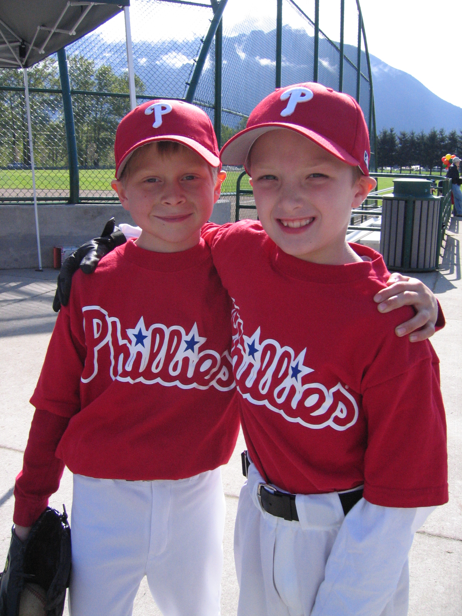 Baseball2007/01_William_and_Riley_at_the_Fall_City_Little_League_Jamboree__April_27__2007.jpg
