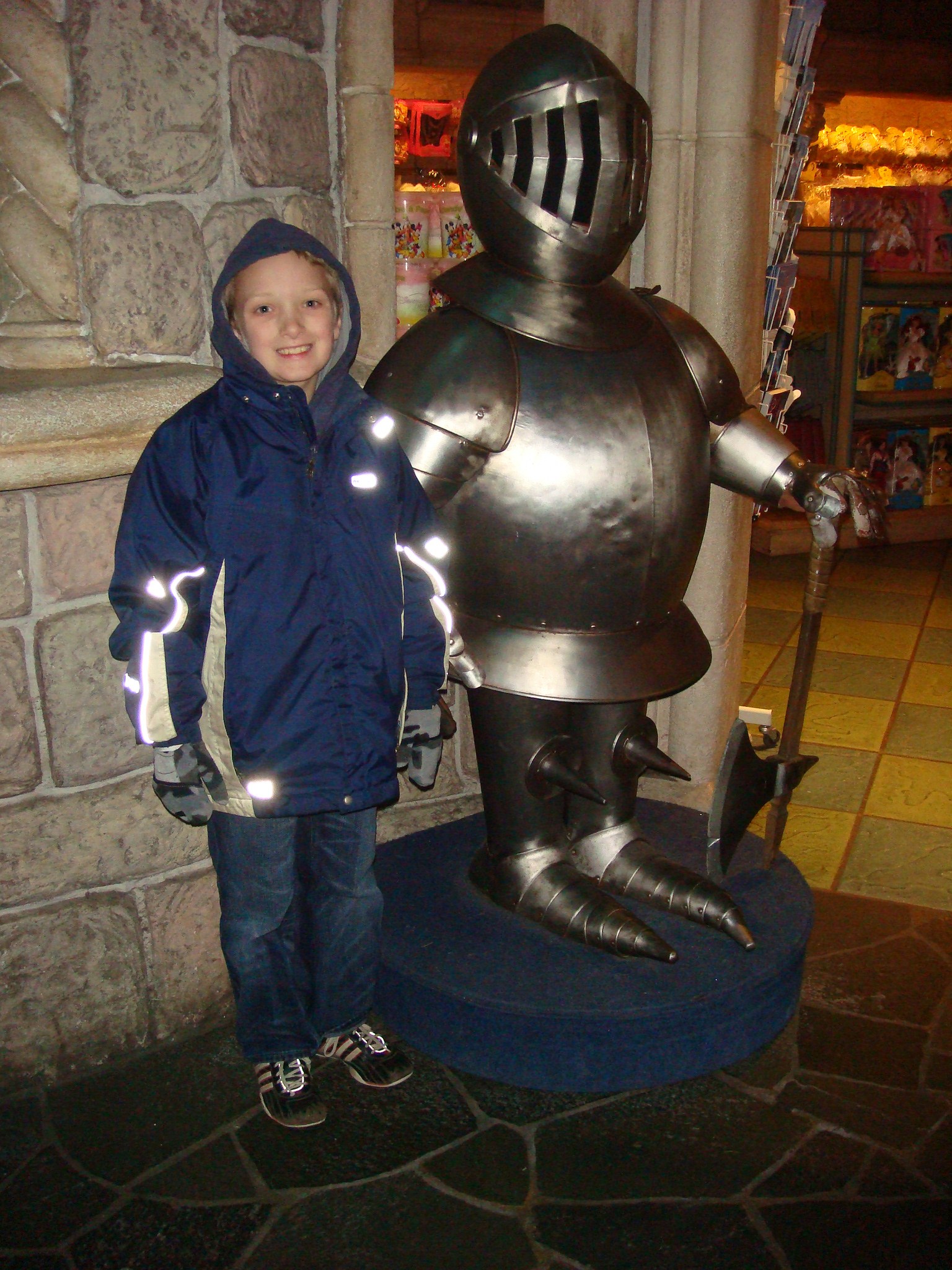DisneyParis/Paris_126Riley_and_a_knight.JPG