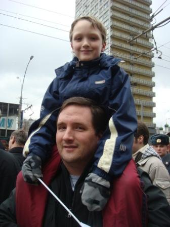 Mar2008/Matt_and_Riley_at_the_St_Patricks_Day_parade.JPG