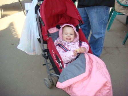 Mar2008/Megan_at_Izmailovo.JPG