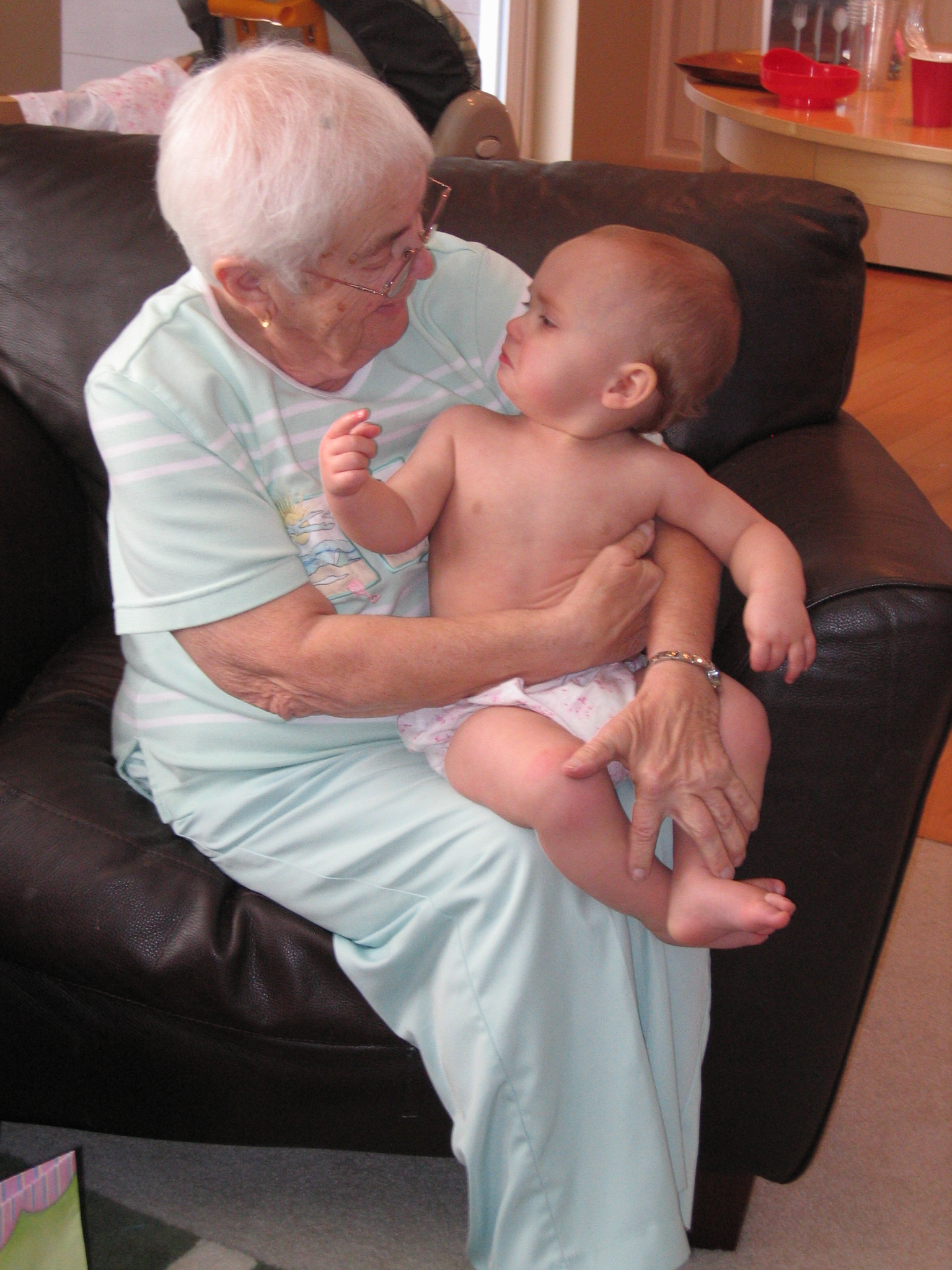 Megans1stbday/14_Megan_with_Great_Grandma_June.jpg