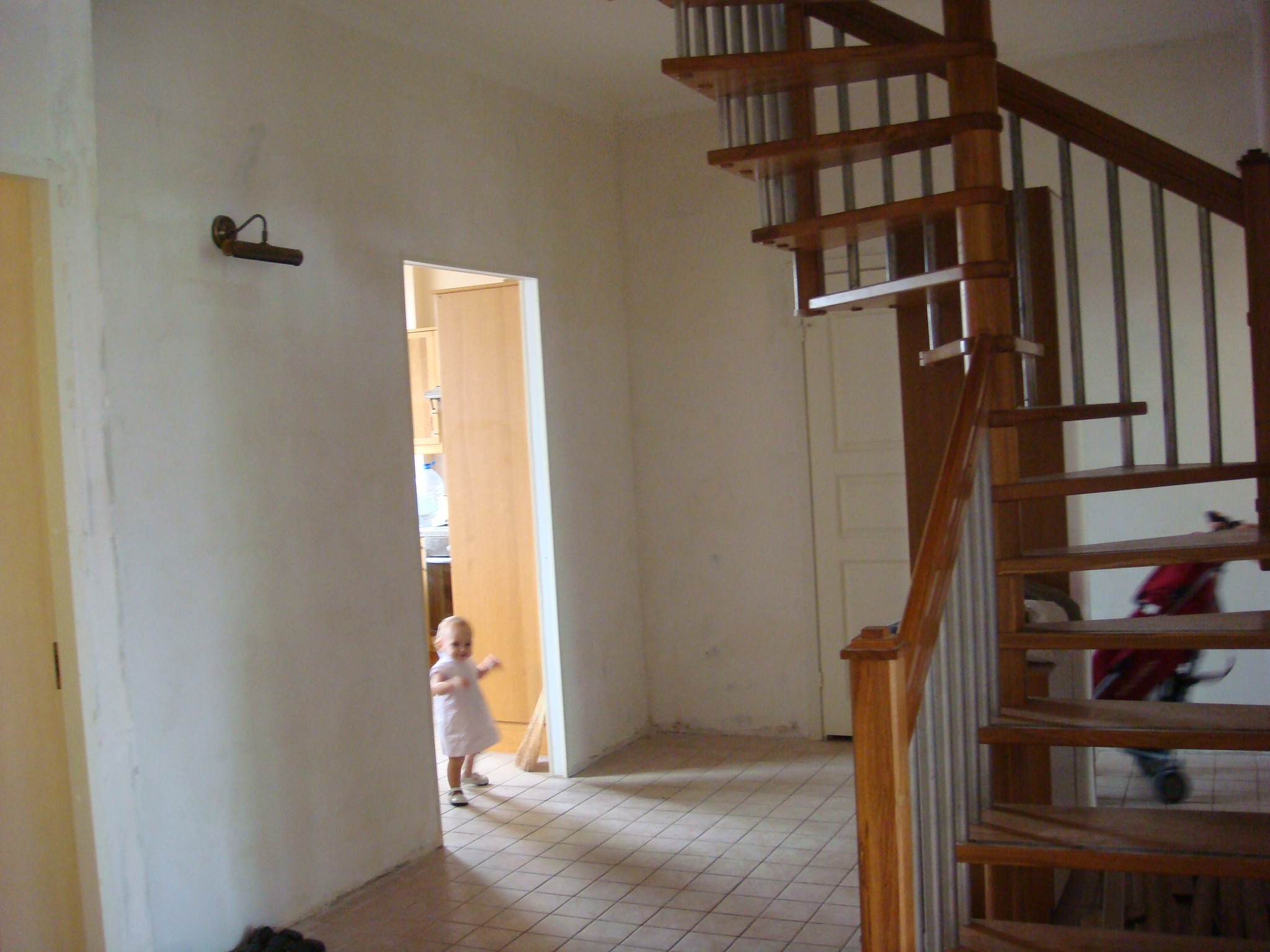 NewApartment/117hallway.JPG