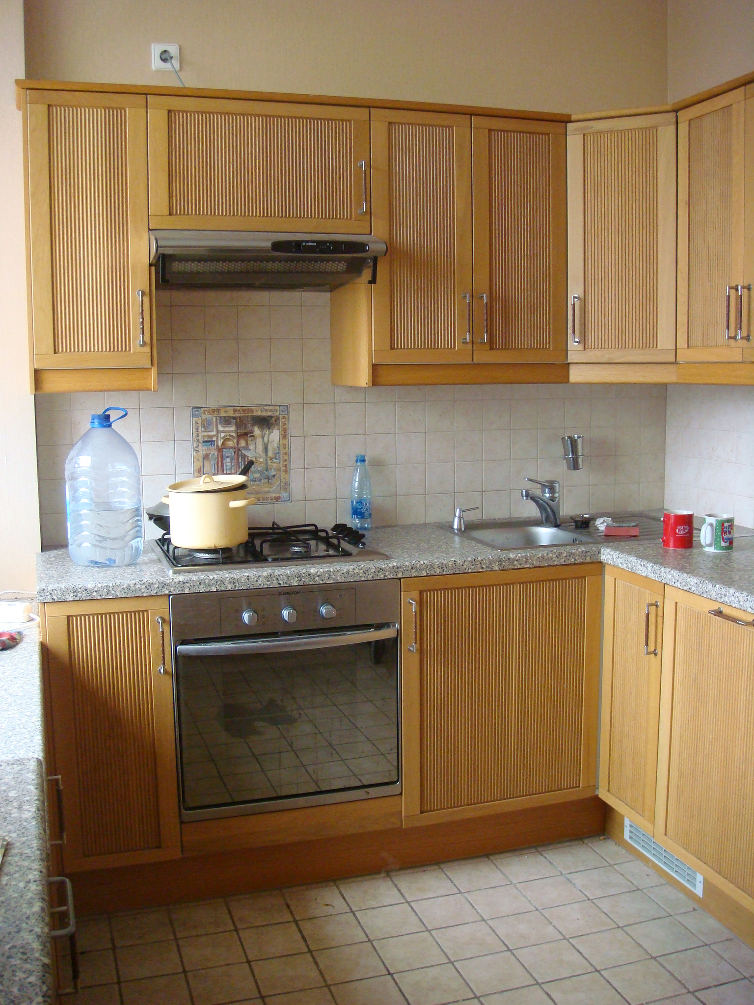 NewApartment/151kitchen.JPG