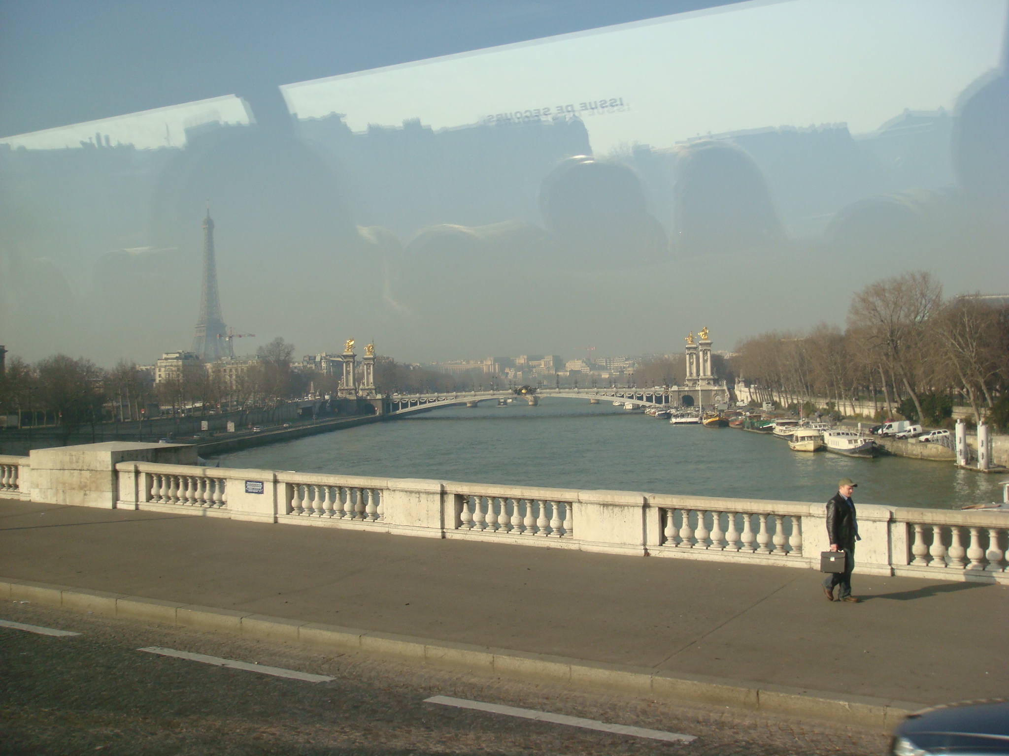 Paris/Paris_351The_Seine_Pont_Alexandre_III_and_the_Eiffel_Tower.JPG