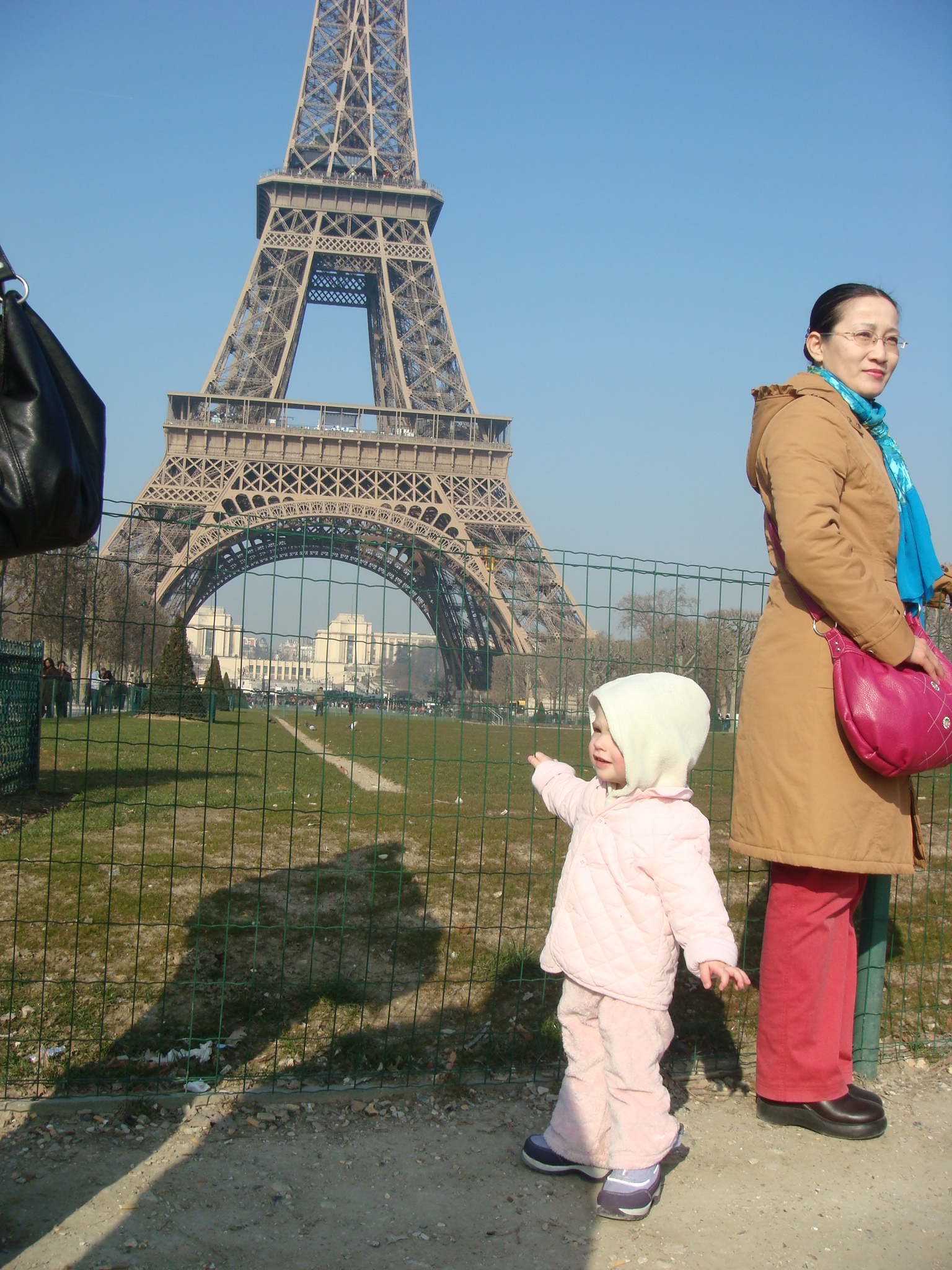 Paris/Paris_413Megan_at_the_Eiffel_Tower.JPG