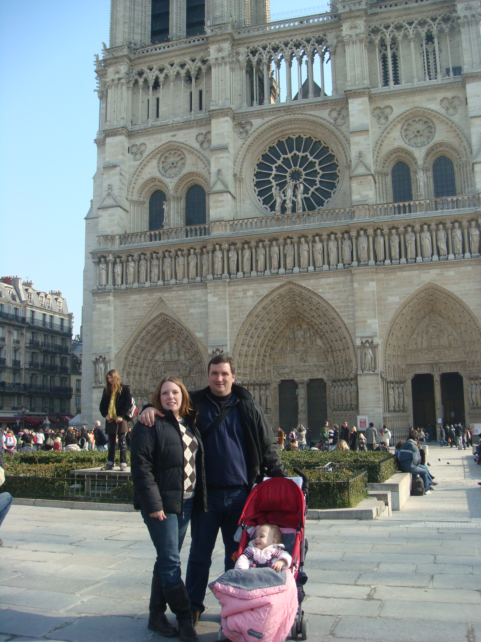 Paris/Paris_499Cheryl_Matt_and_Megan_at_Notre_Dame.JPG
