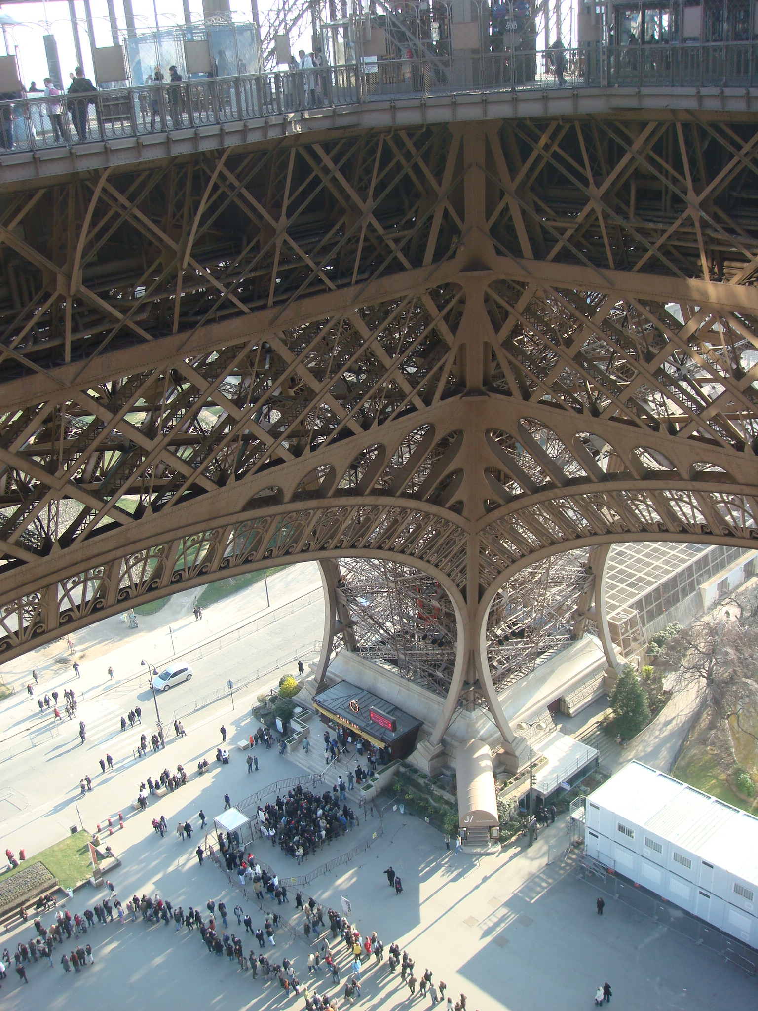 Paris/Paris_586looking_down_from_the_first_floor_of_the_eiffel_tower.JPG