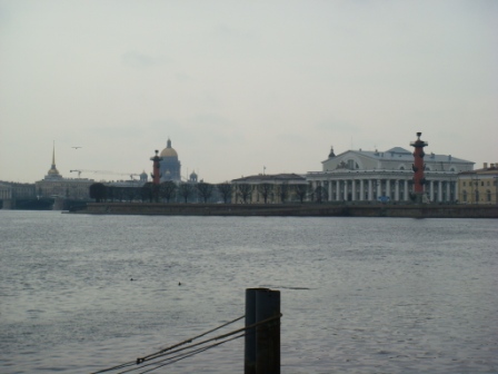 PeterandPaul/553he_Rostral_Columns_and_the_Naval_Museum.JPG
