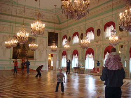 Peterhof/438The_Throne_Room__The_Great_Palace__Peterhof.JPG