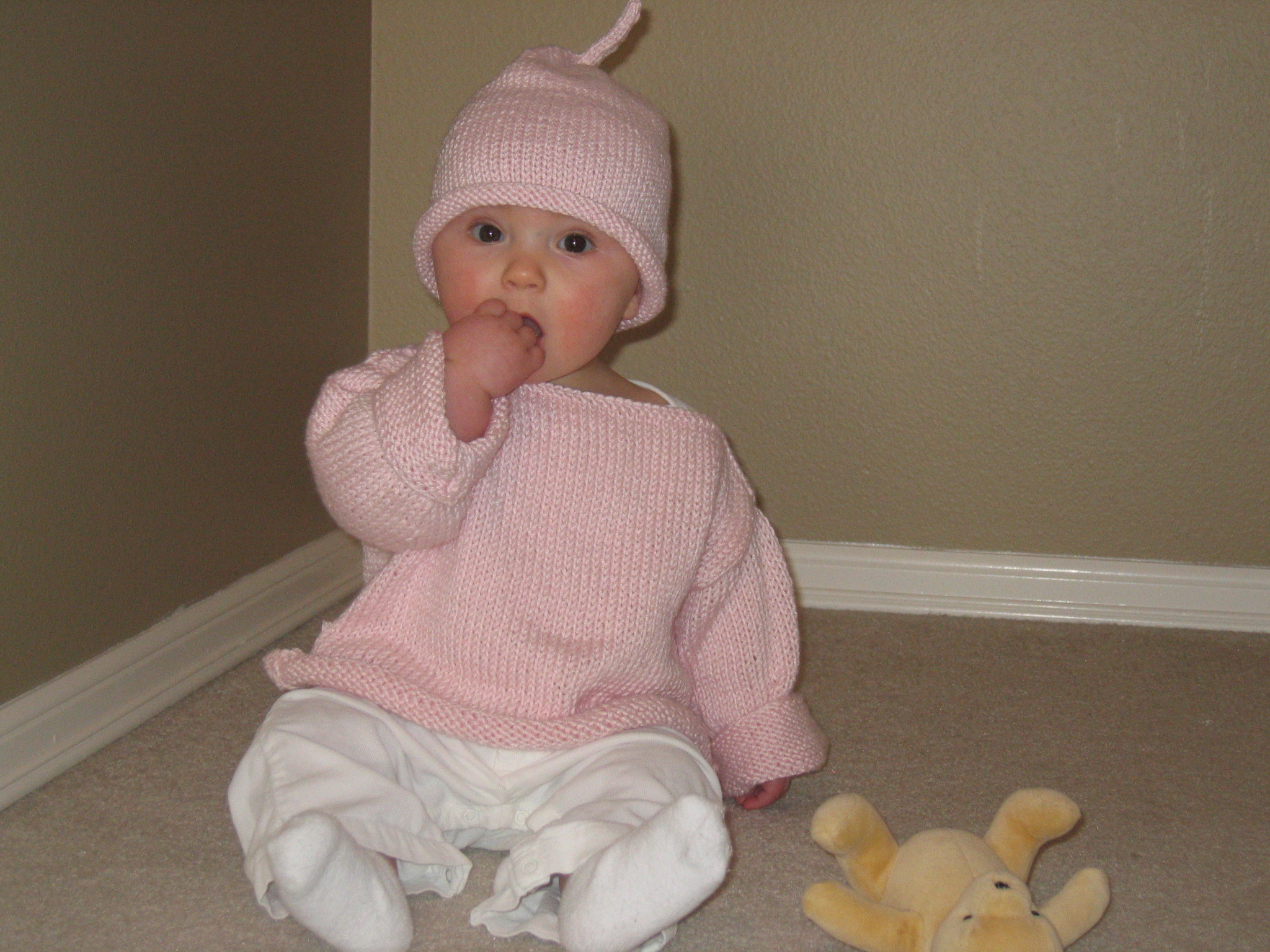 mar2007/11_Grandma_Kay_s_sweater_and_hat__March_2007.jpg