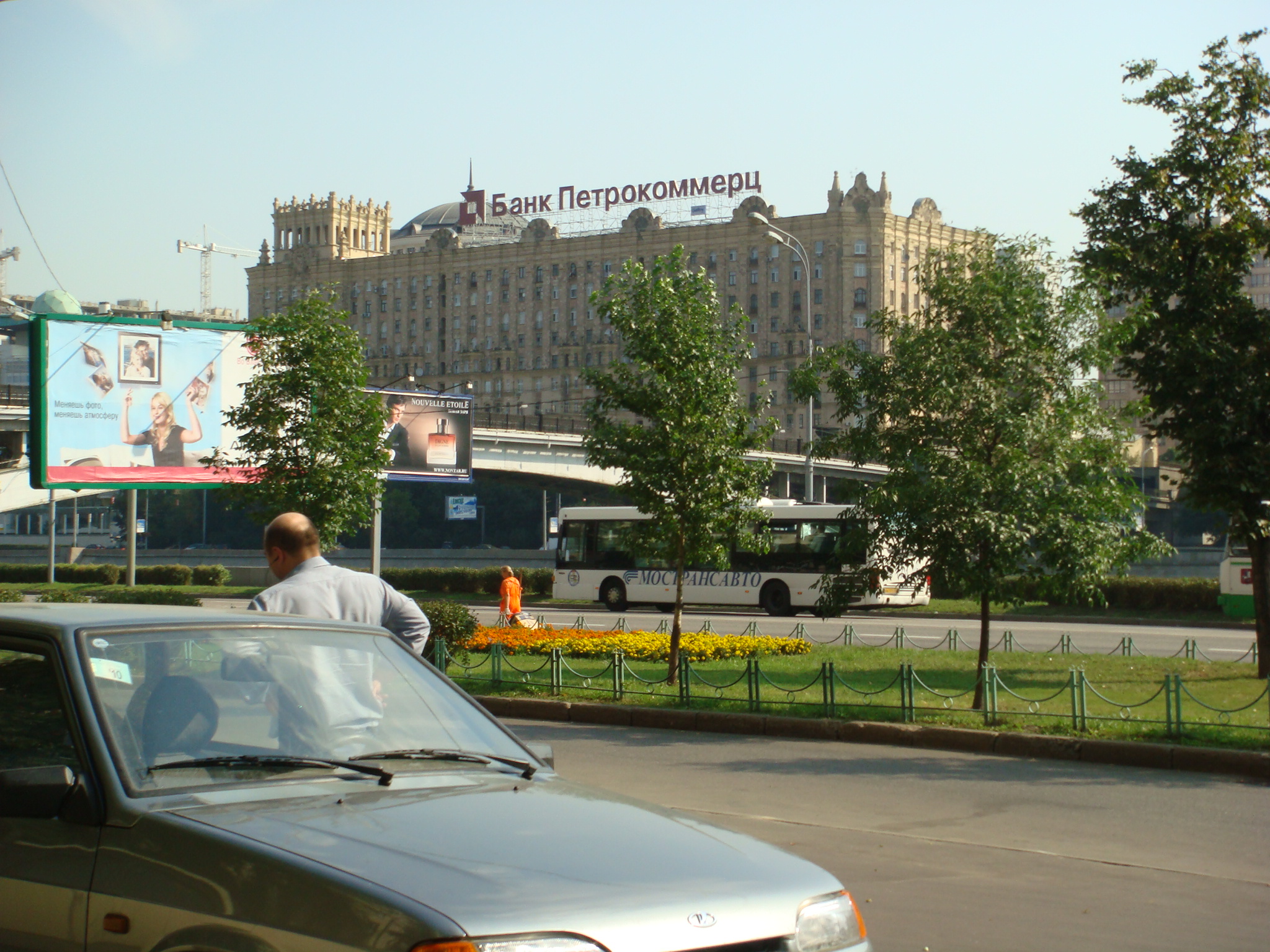 sightsaroundmoscow/162_matt_s_apartment_building.JPG